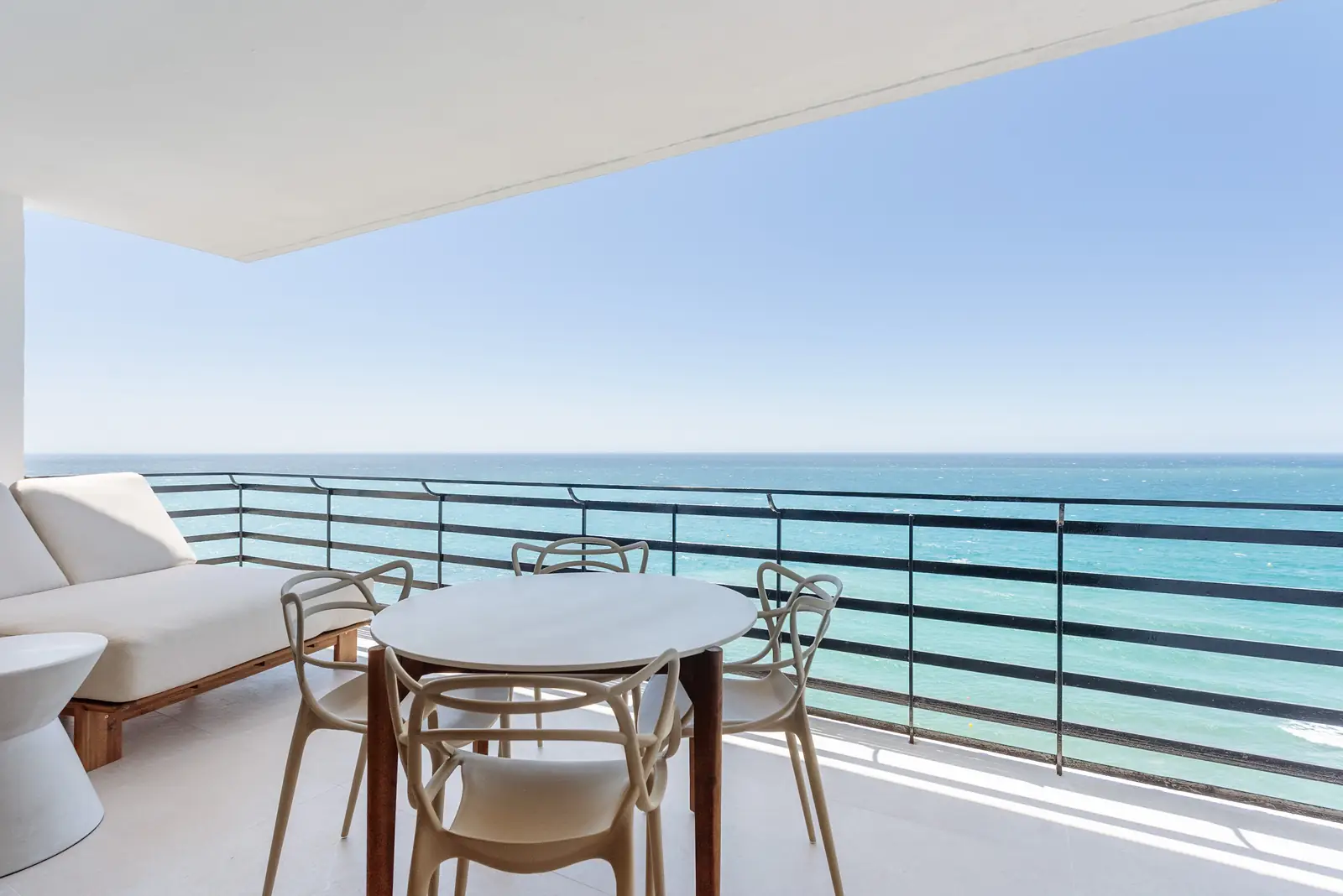 Terraza frente al mar